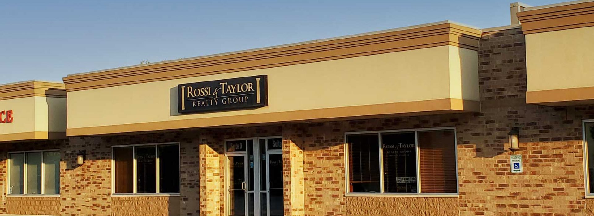 SUMAC-Architecture-Rossi-Realty-Office